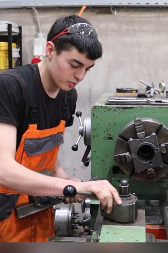 Baumaschinenmechaniker/in EFZ